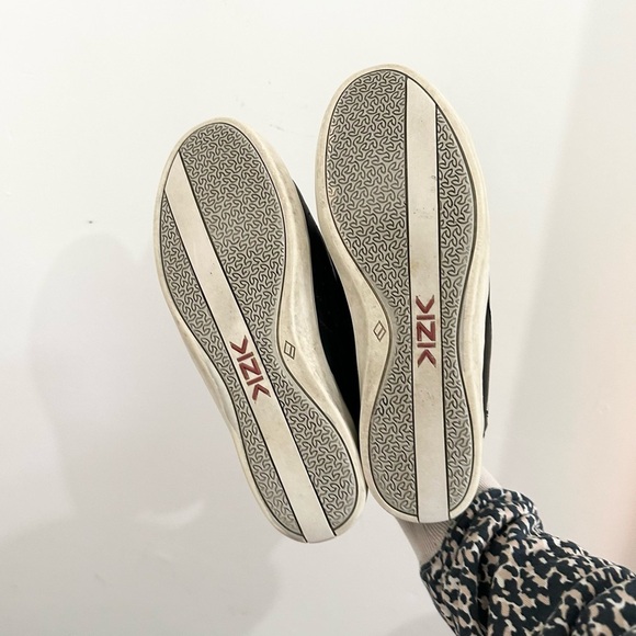 Kizik Womens Miami Slip On Shoe Size 8 Black Leather Hands Free Slip In Comfy - Picture 6 of 6